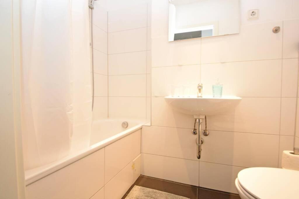 Grosszugige Wohnung In Der Neustadt Бремен Экстерьер фото